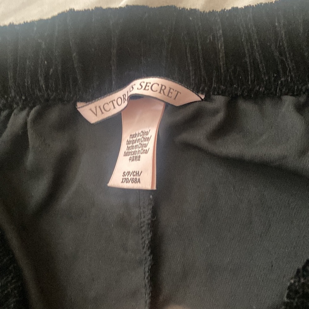 Size small - Picture 4 of 4